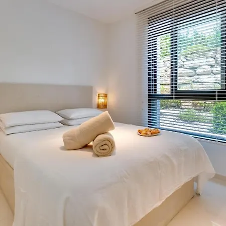 Amazing Ultra Modern Oasis In Atalaya Lägenhet Estepona