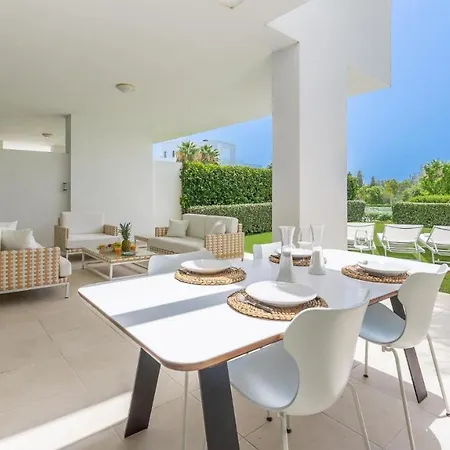 Amazing Ultra Modern Oasis In Atalaya Apartamento