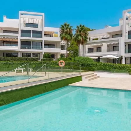 Amazing Ultra Modern Oasis In Atalaya Apartamento Estepona